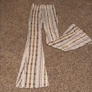 Cute patterned bell bottom pants!!